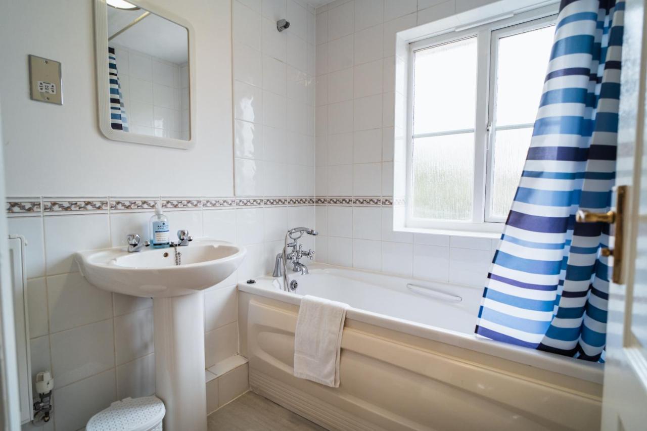 Vila Beautiful Town House With Private Garden And Patio Canford Magna Exteriér fotografie