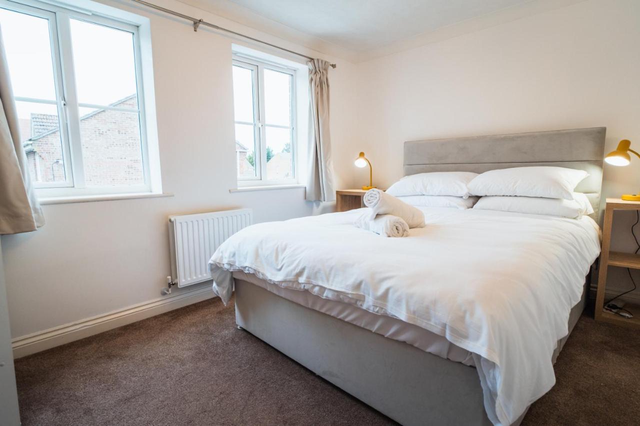Vila Beautiful Town House With Private Garden And Patio Canford Magna Exteriér fotografie
