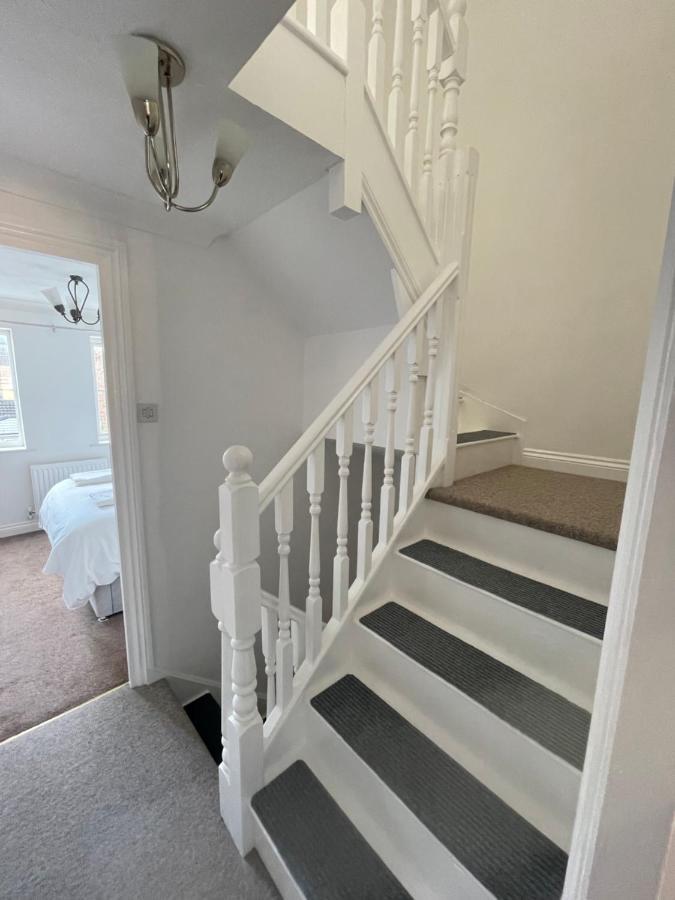 Vila Beautiful Town House With Private Garden And Patio Canford Magna Exteriér fotografie